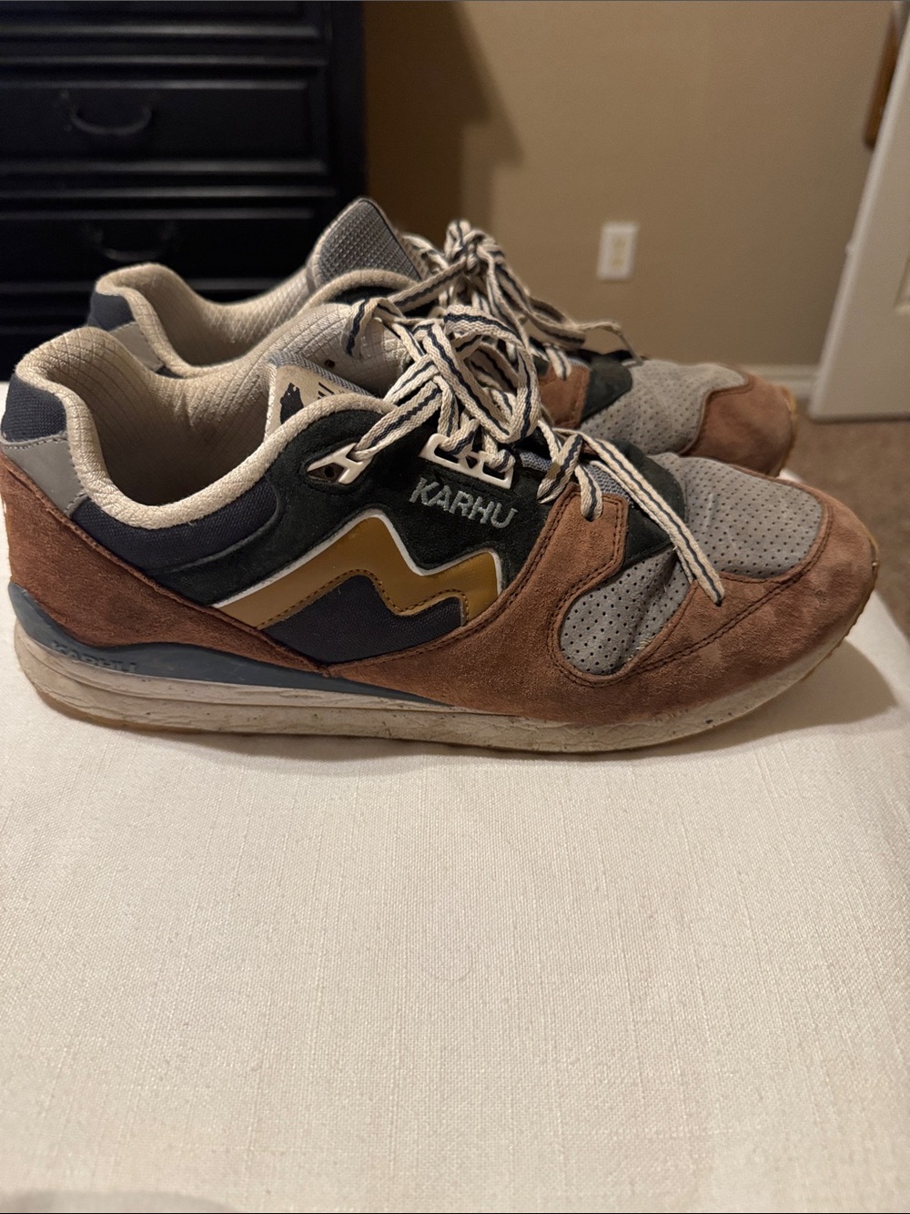 Karhu. Men’s Brown & Grey Suede Runner - Casual Athletic Shoe